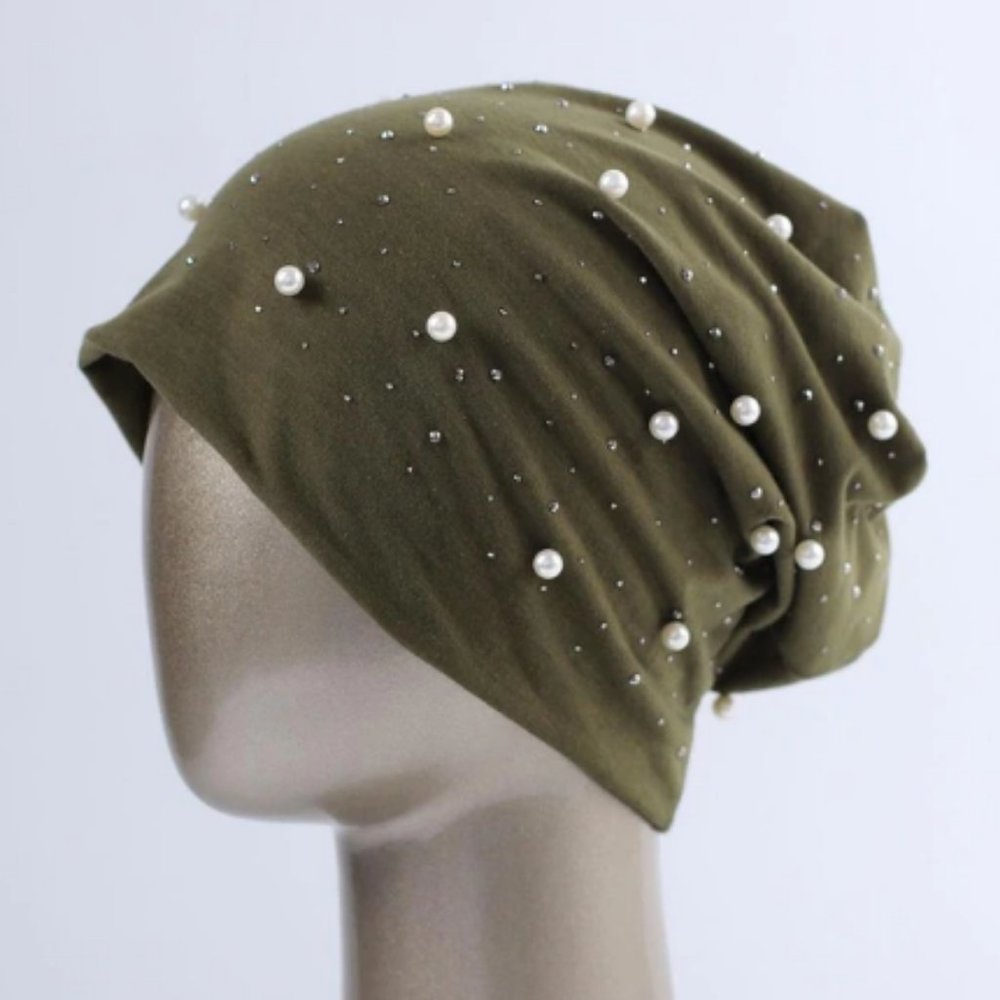 NEW Women Hunter Green Pearl and Rhinestone Beanie